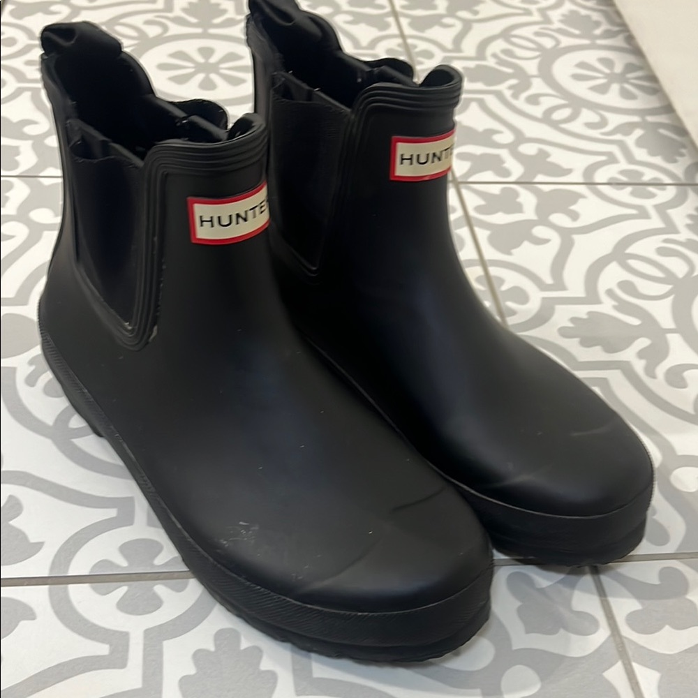 EUC Chelsie boots size UK 7 or US 9